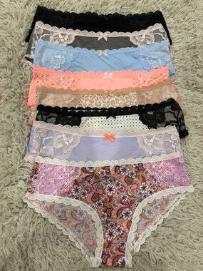Lot of 8 NWT Victoria’s Secret Lace Hiphugger Panties Body by Victoria Y2K Small